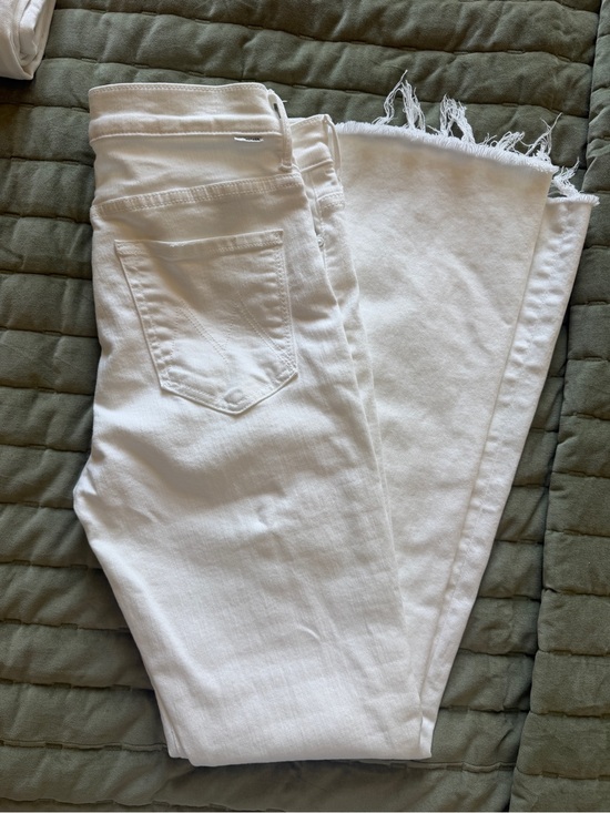 MOTHER Denim - MOTHER White Flare Jeans — Clean Pocket Detail